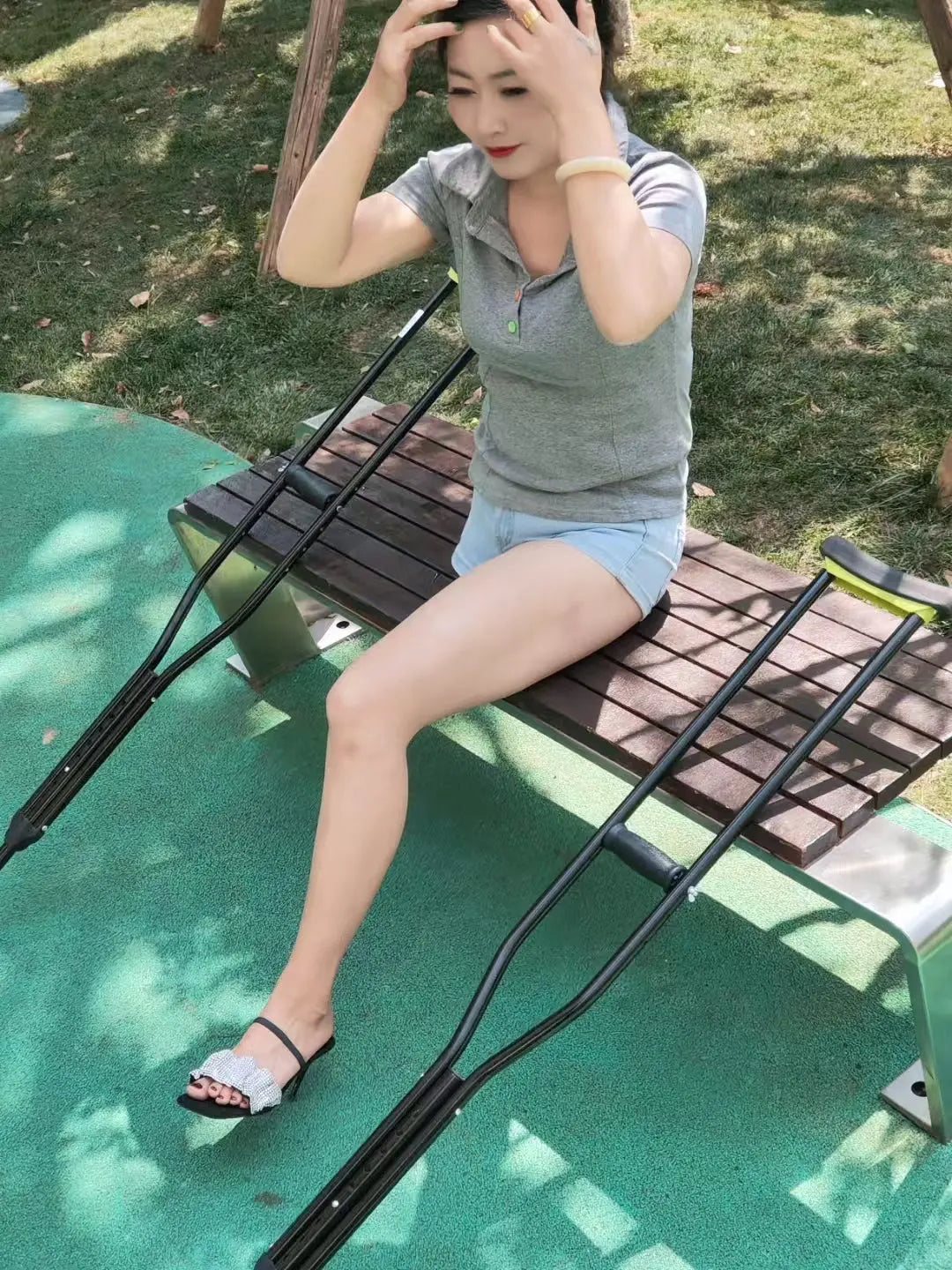 Emma: RHD Amputee Girl - Leisurely Home Life - AmputeeClub
