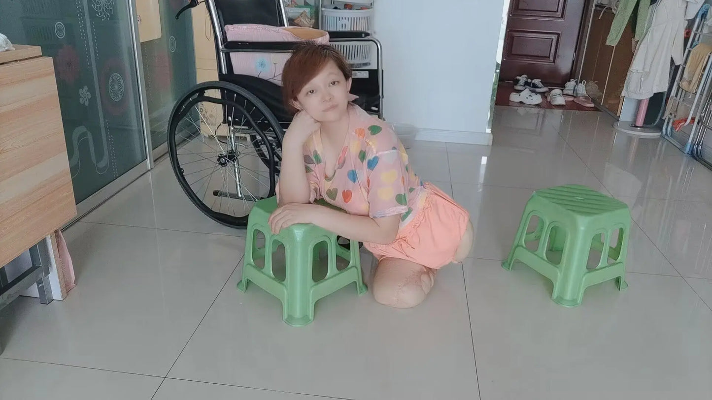 Sugar: Dak Amputee Girl - Get up early and exercise at home - AmputeeClub