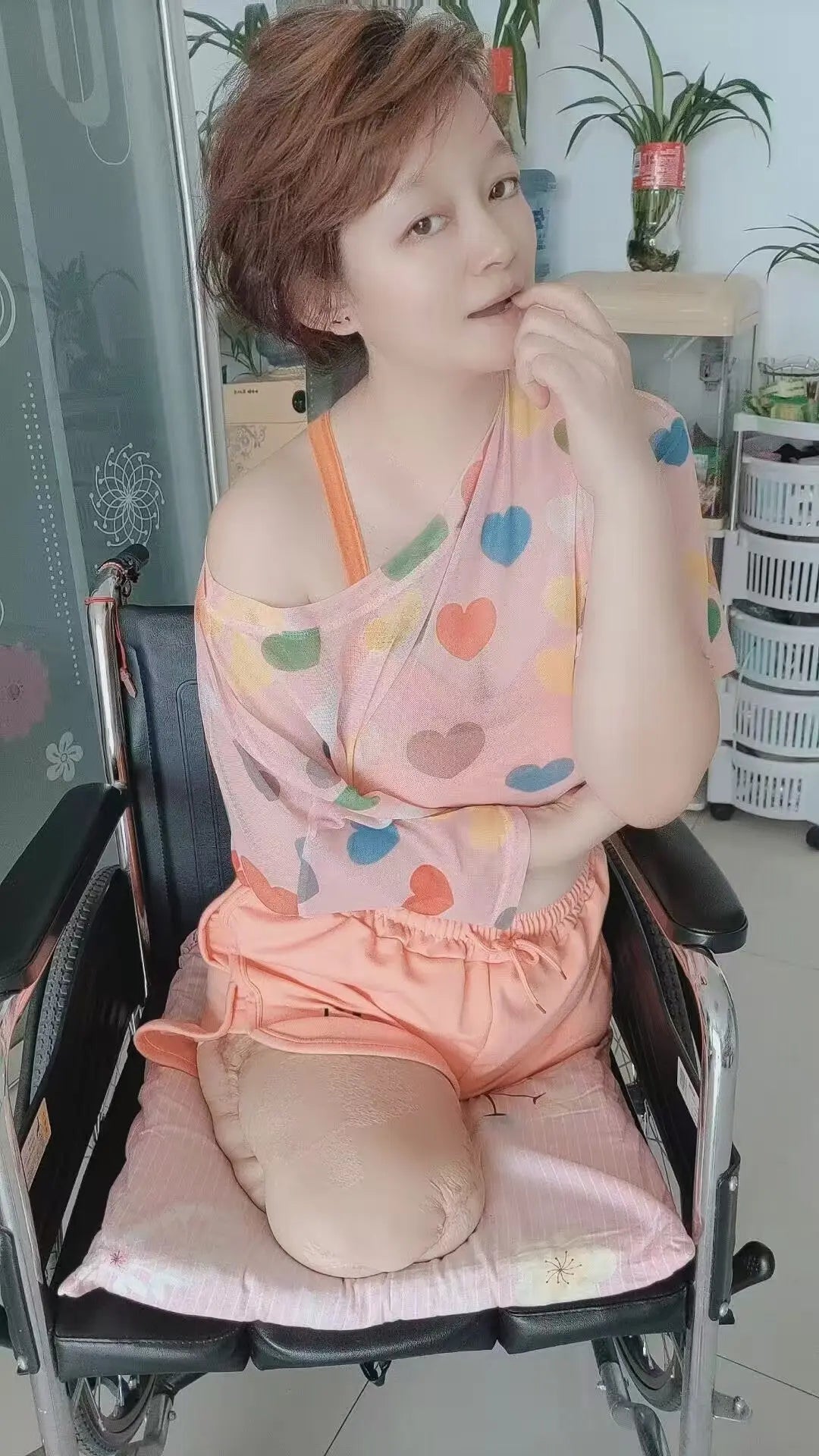 Sugar: Dak Amputee Girl - Get up early and exercise at home - AmputeeClub