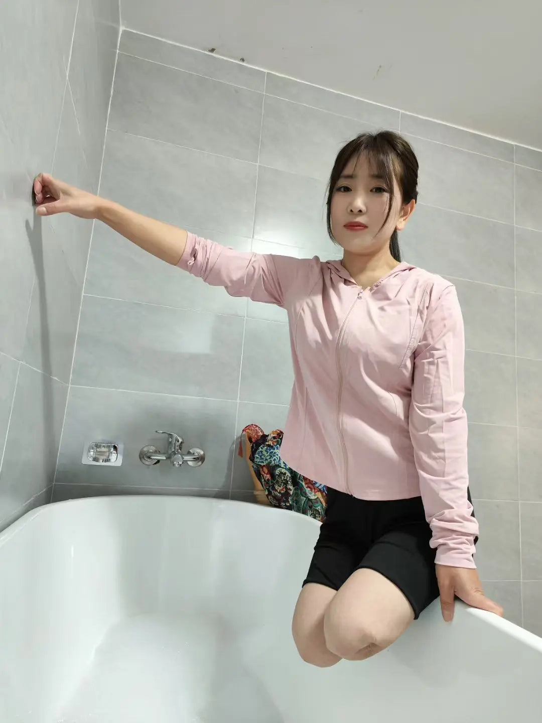 Sally: Dak Amputee Girl - Experience with New Prosthetic Limbs - AmputeeClub