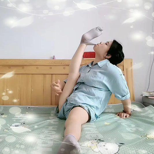 Carrie: Polio Lady - Extremely Soft Legs Show AmputeeClub