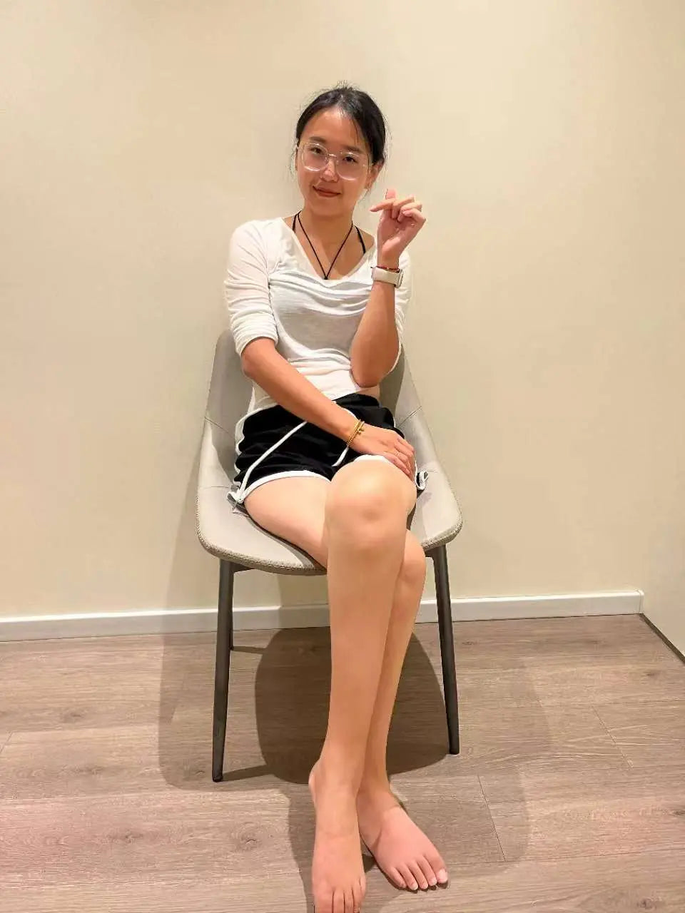 Zoe: Paraplegic Girl Playing with Her Unconscious Feet AmputeeClub
