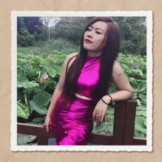 Emma: Shd Amputee Girl - Walking in the park wearing red high heels AmputeeClub