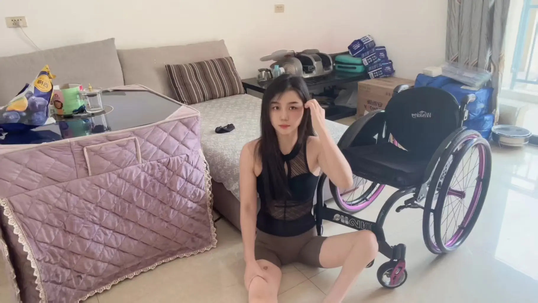 New model New video: Belle:Paraplegic Girl AmputeeClub