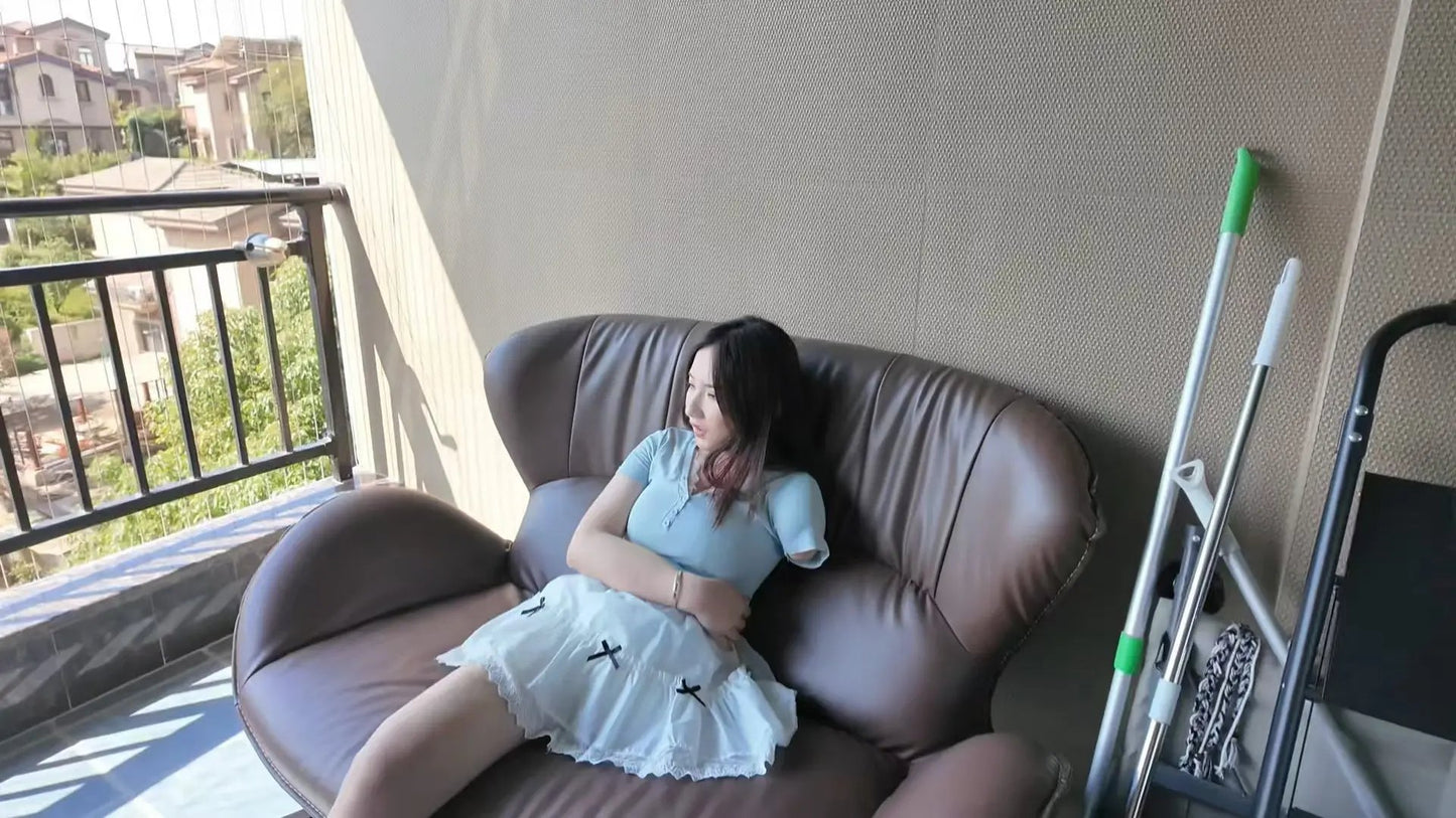 Beibei Cleaning House Video - OOE Amputee Girl One Leg