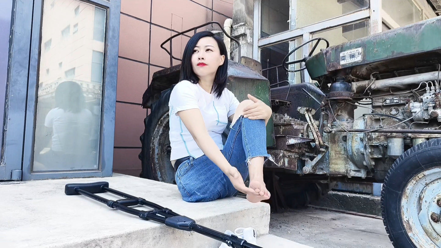 Emma: Shd Amputee Girl, graceful steps, walking alone in the city