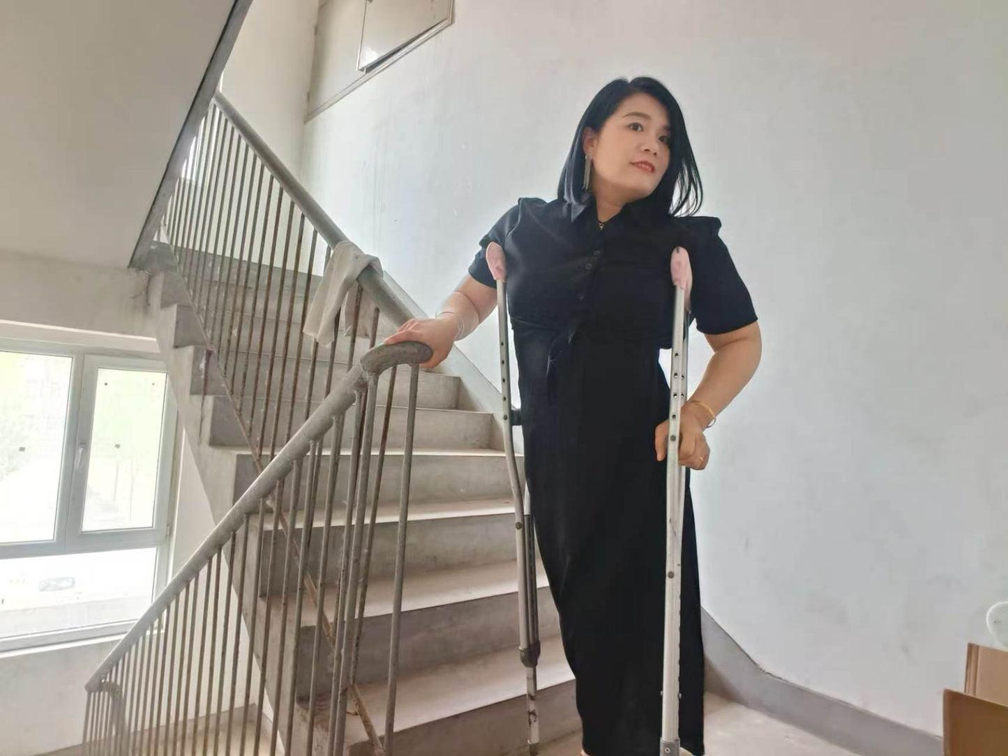 Carrie: The Polio Lady's - Trying to Go Down the Stairs with Cane