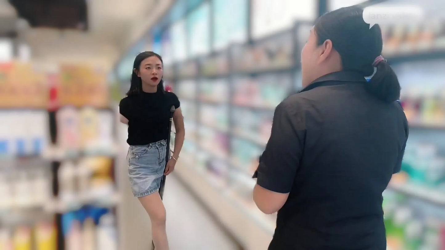 Meimei:Ooe girl in the shopping mall AmputeeClub