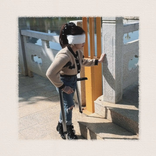 Lollicc: Blind Polio girl is walking in the park AmputeeClub