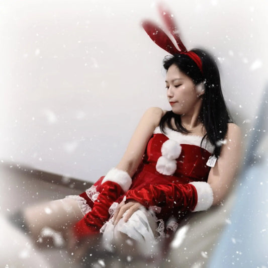 Alisa:Sak girl Prepares for Christmas AmputeeClub