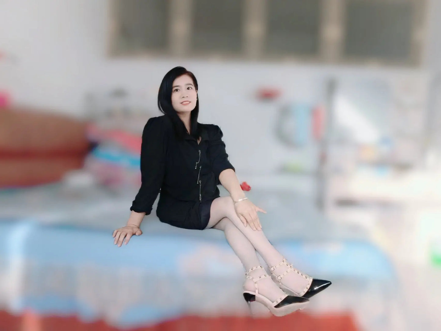 Carrie: Polio lady's high-heels AmputeeClub