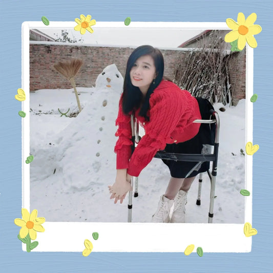 Carrie:Polio Lady in the snow AmputeeClub