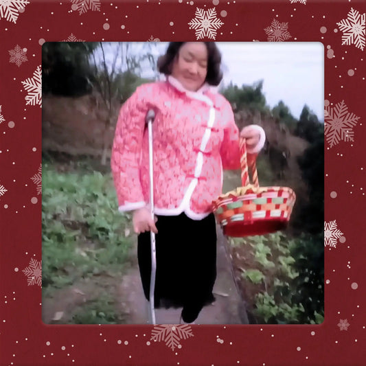 Sasa: Sak lady was picking oranges in the orchard AmputeeClub