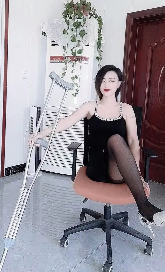 New model New video:"Emma:SHD lady" AmputeeClub
