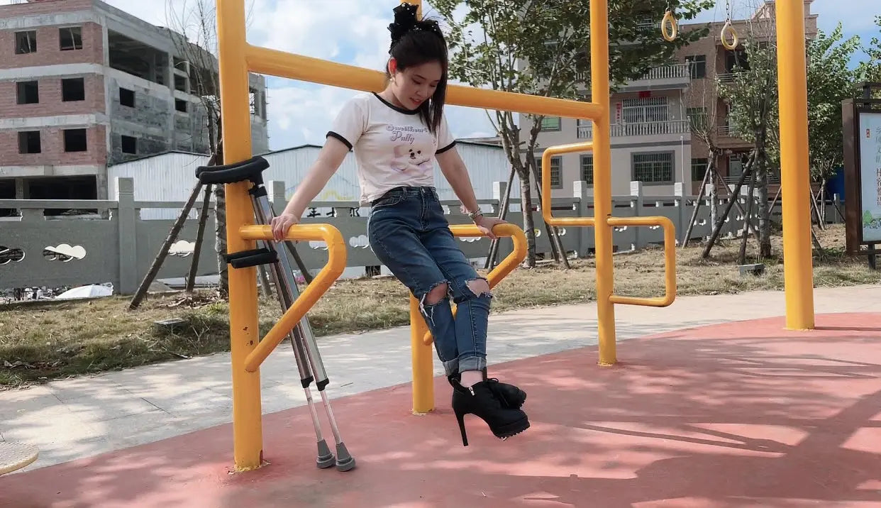 Lolicc: Polio girl Energetic and youthful AmputeeClub