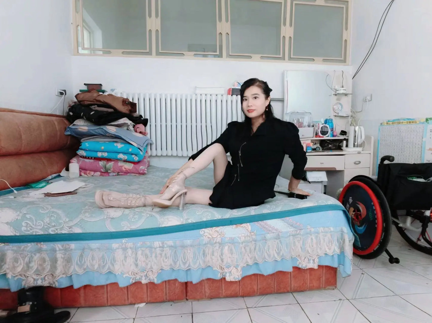 Carrie:Someone Is Massaging Her Feet AmputeeClub