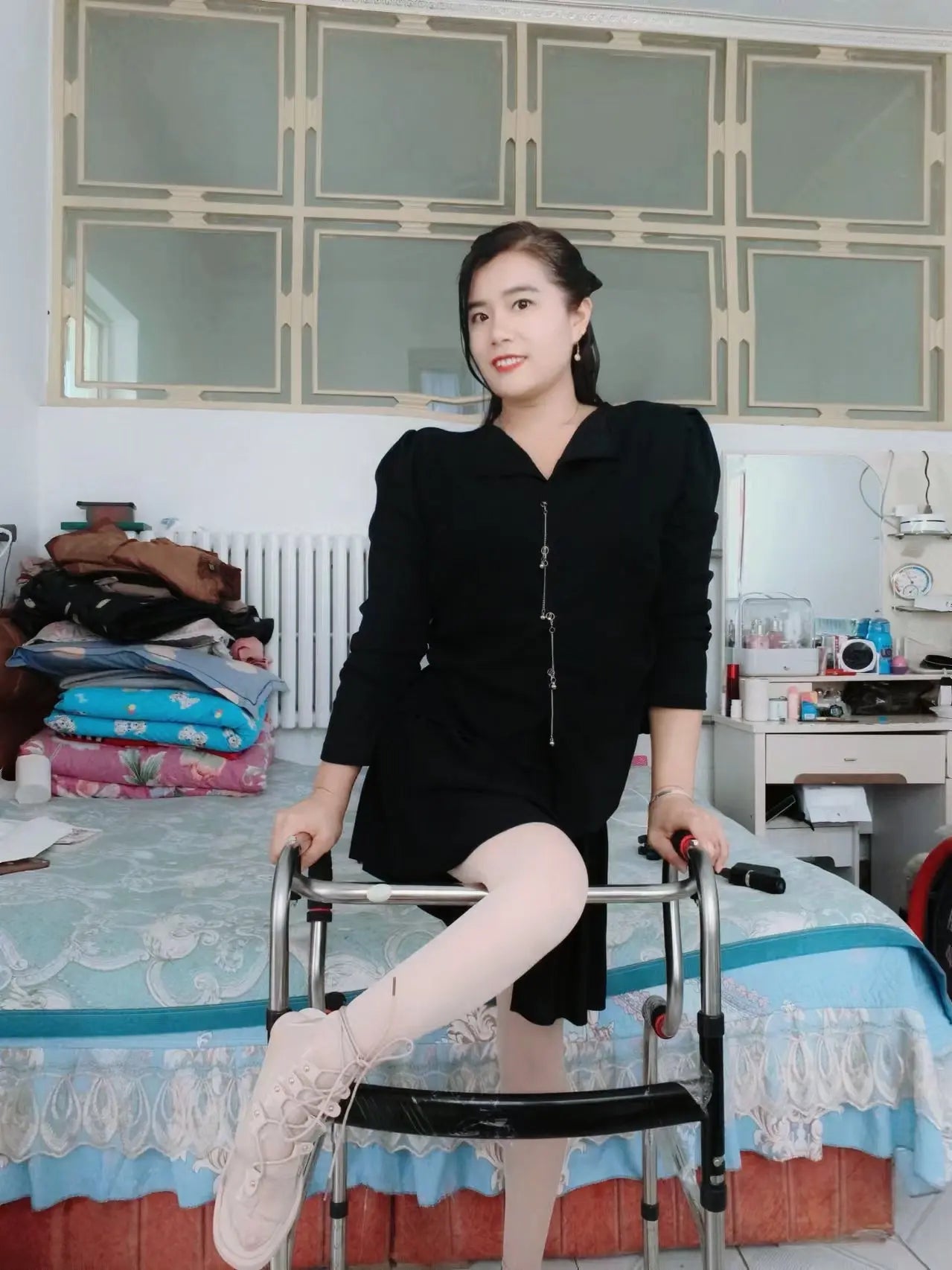 Carrie:Someone Is Massaging Her Feet AmputeeClub
