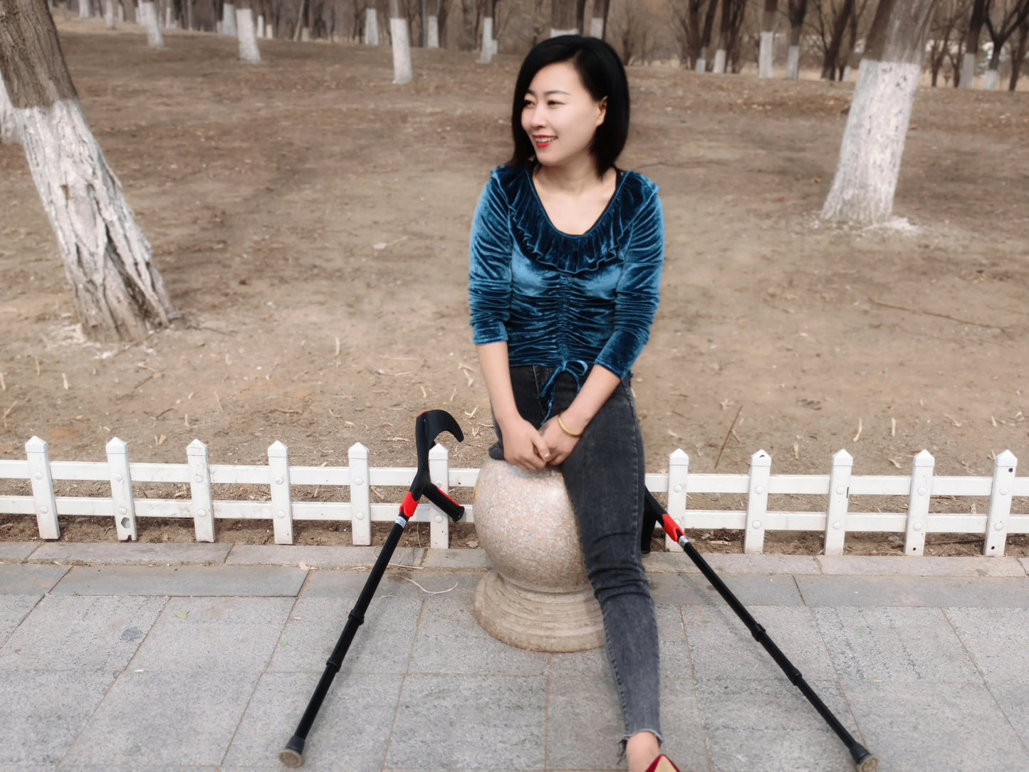 Emma:Elbow crutches walking AmputeeClub