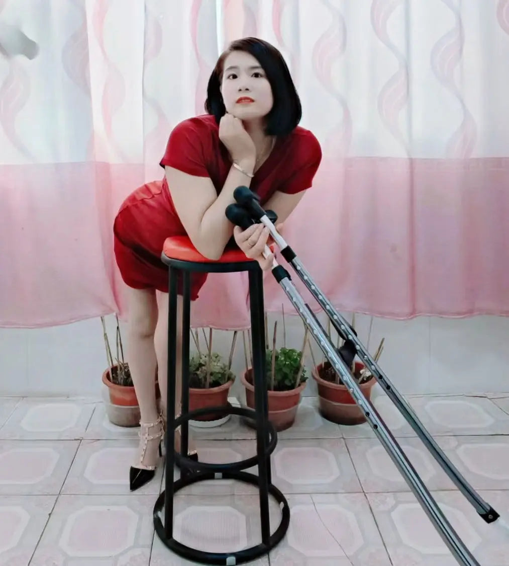Carrie: Polio lady takes a shower in the bathroom AmputeeClub