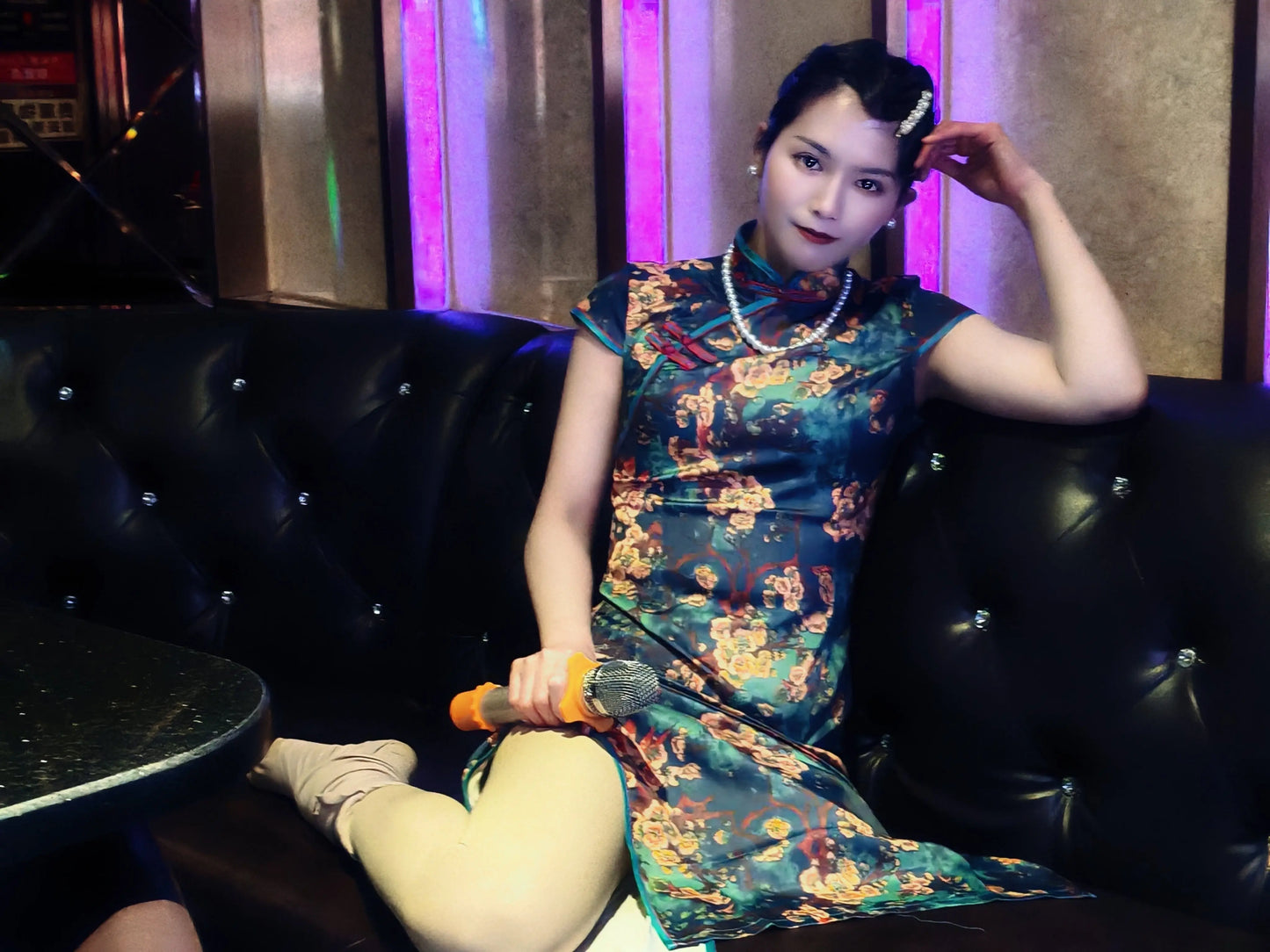 Alisa:Amputee girl wearing cheongsam AmputeeClub