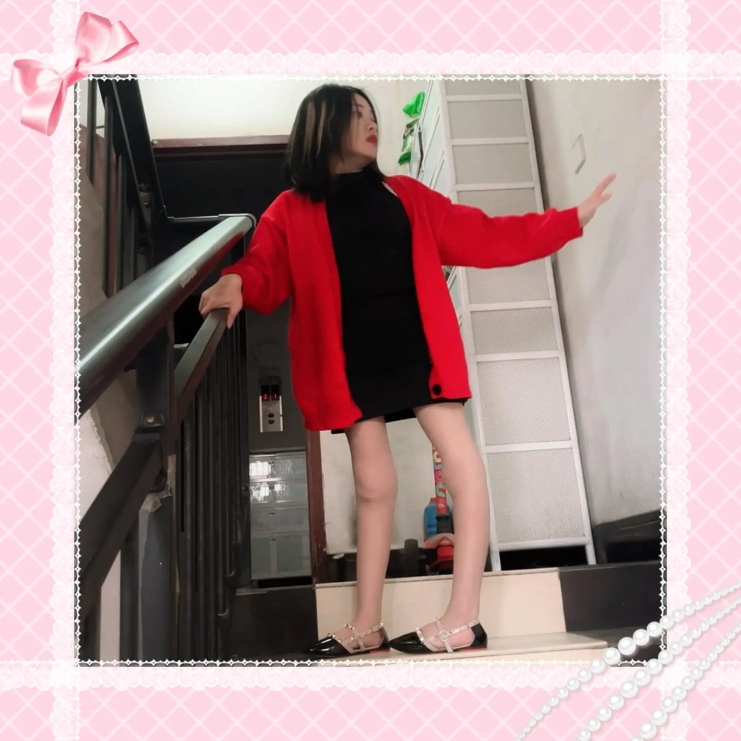 Miki: Polio girl go up and down stairs AmputeeClub