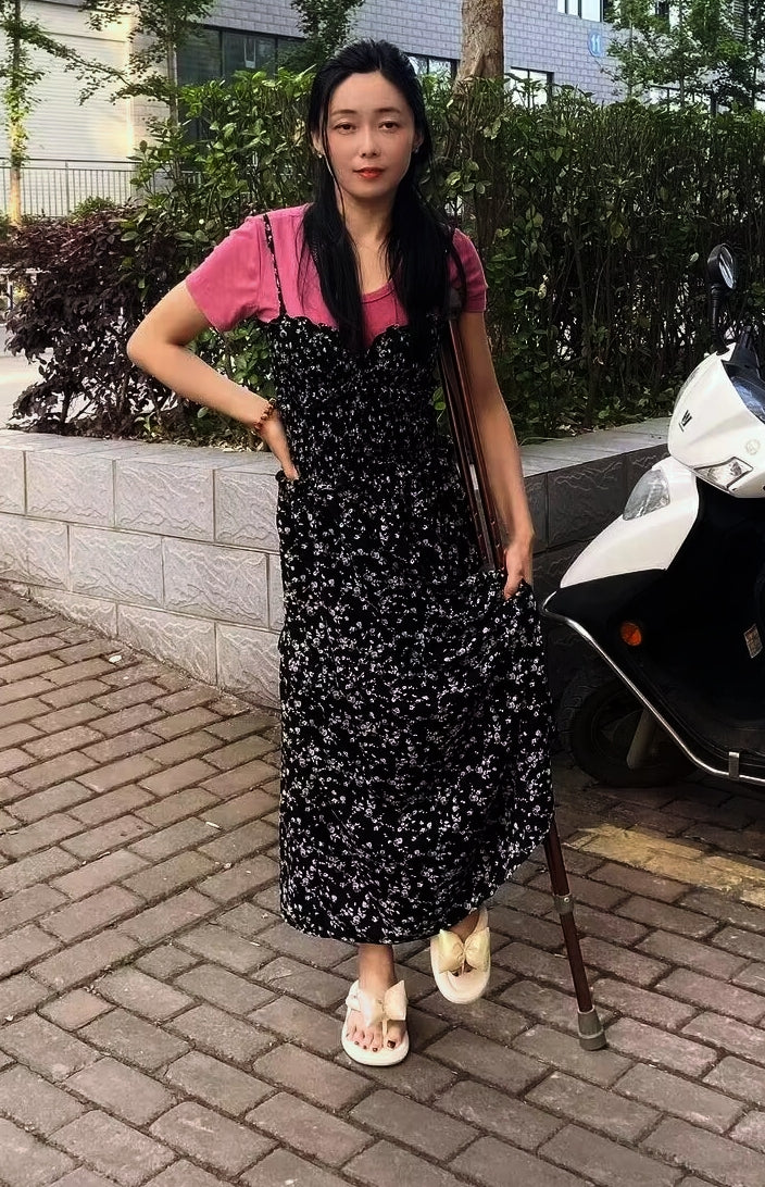 Anmi:Polio lady outdoor