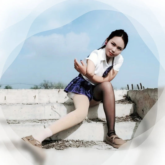 Abby: Ooe girl is in an abandoned factory AmputeeClub