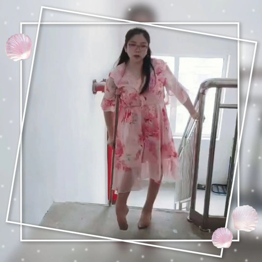 Peggy: Polio girl walks barefoot up the stairs AmputeeClub