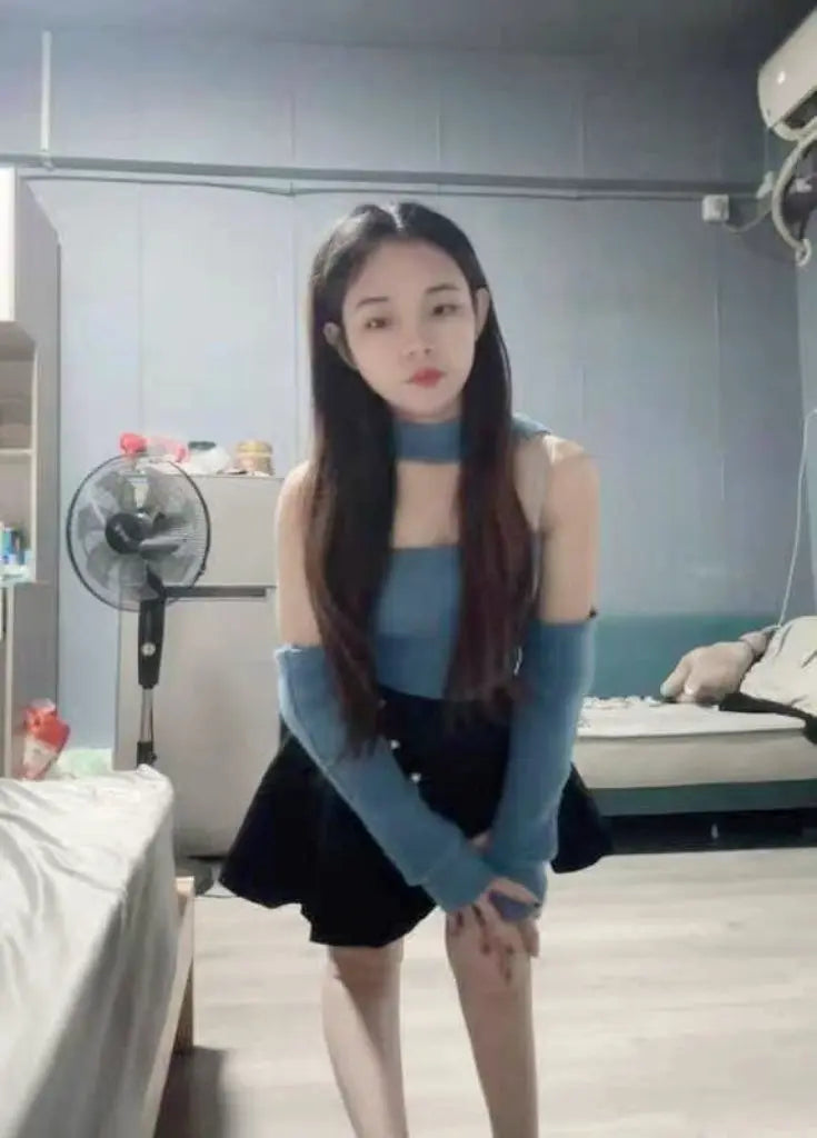 Lolicc: Polio girl on the sofa AmputeeClub
