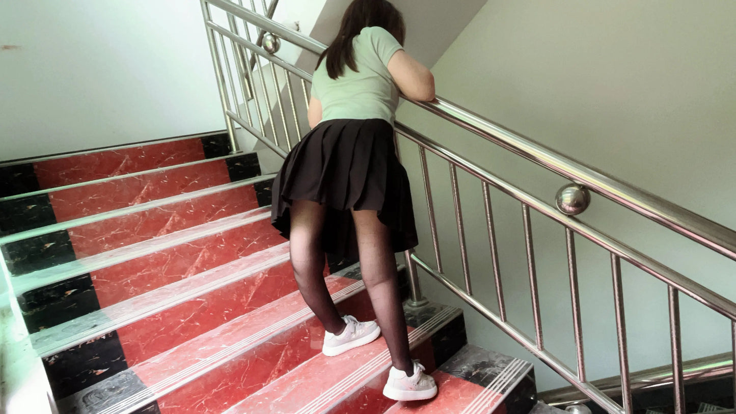 MIki:Polio Girl is in an abandoned wooden building AmputeeClub