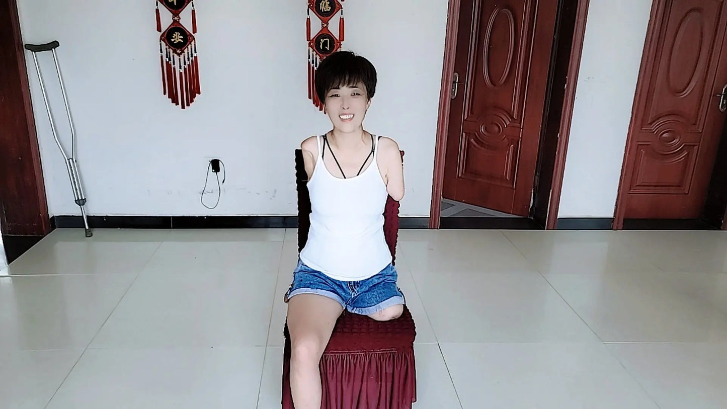 New model New video: "Mary: Triple Amputee Lady, only 1 leg left" AmputeeClub
