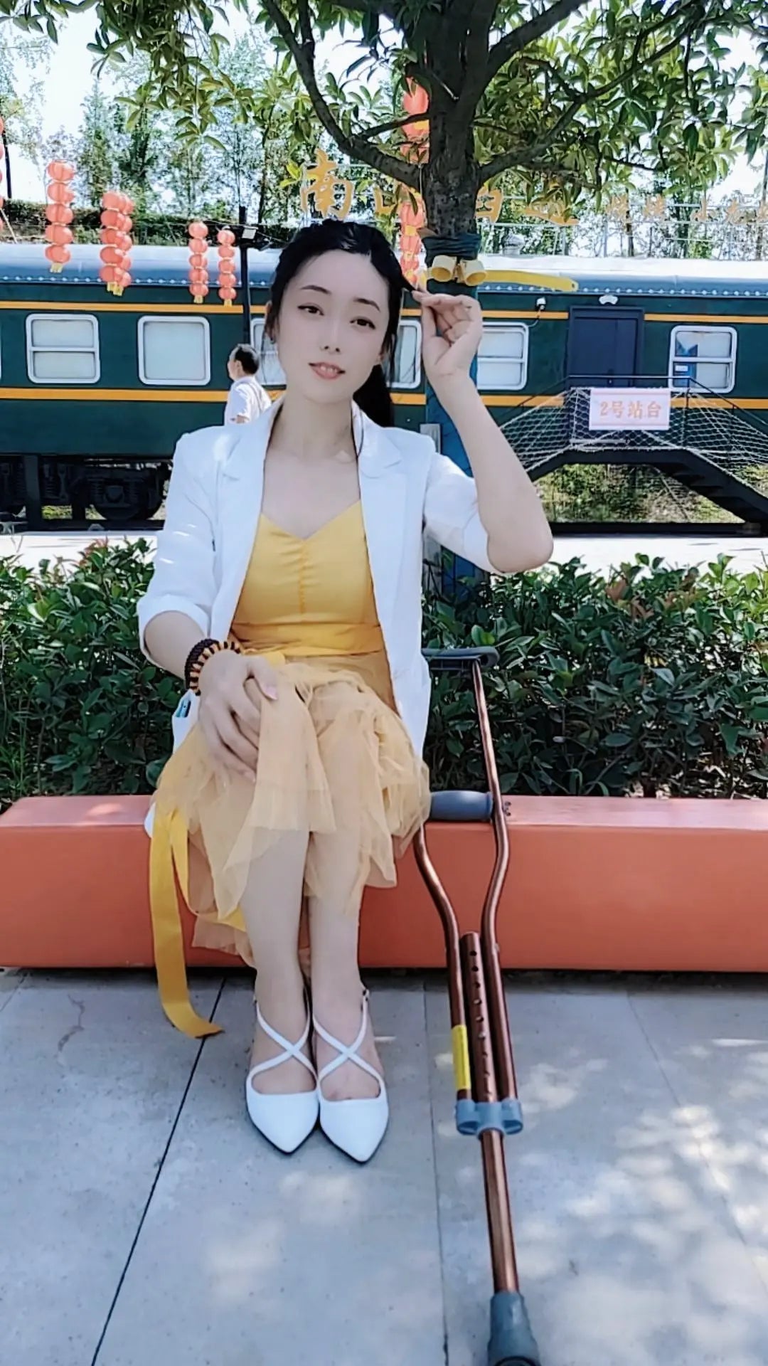 Anmi: Polio Girl strolls through the forest park AmputeeClub