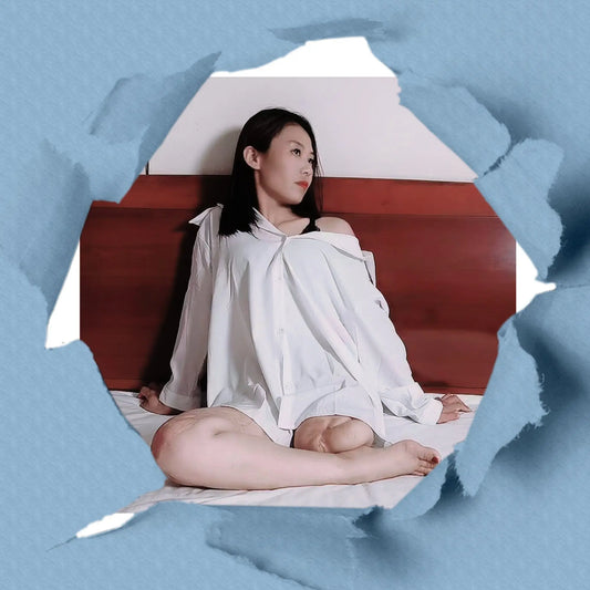 Ayla: Sak Amputee Girl stump oiled AmputeeClub