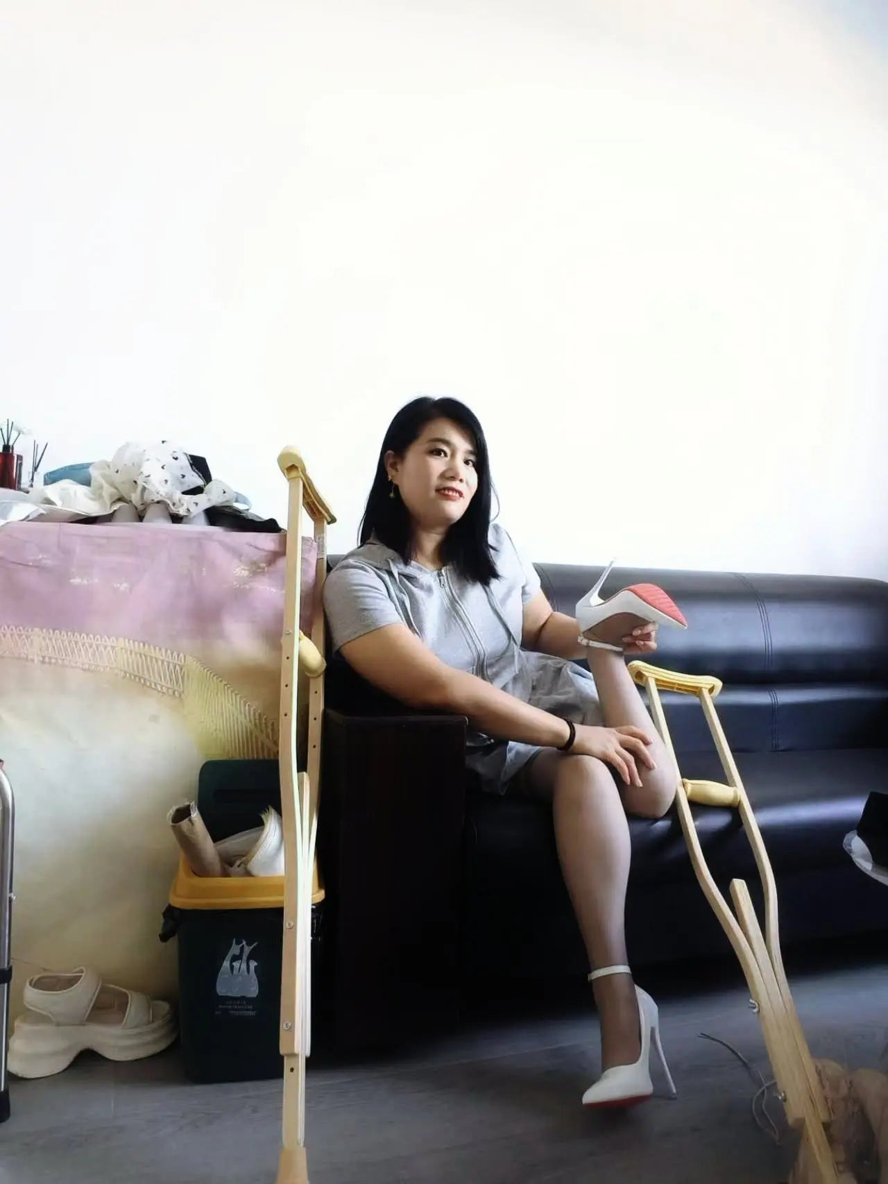 Carrie: Polio Lady practices walking at home AmputeeClub