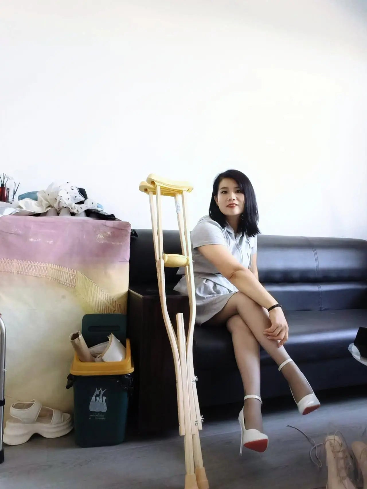 Carrie: Polio Lady practices walking at home AmputeeClub