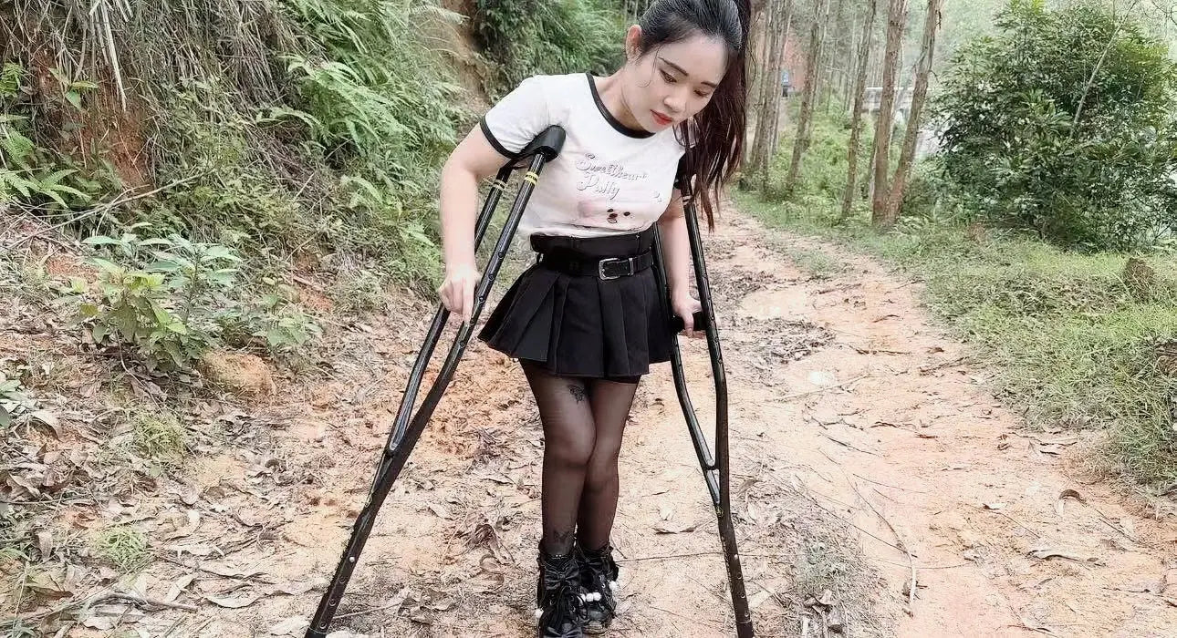 Lolicc: Polio Girl returns to her hometown AmputeeClub