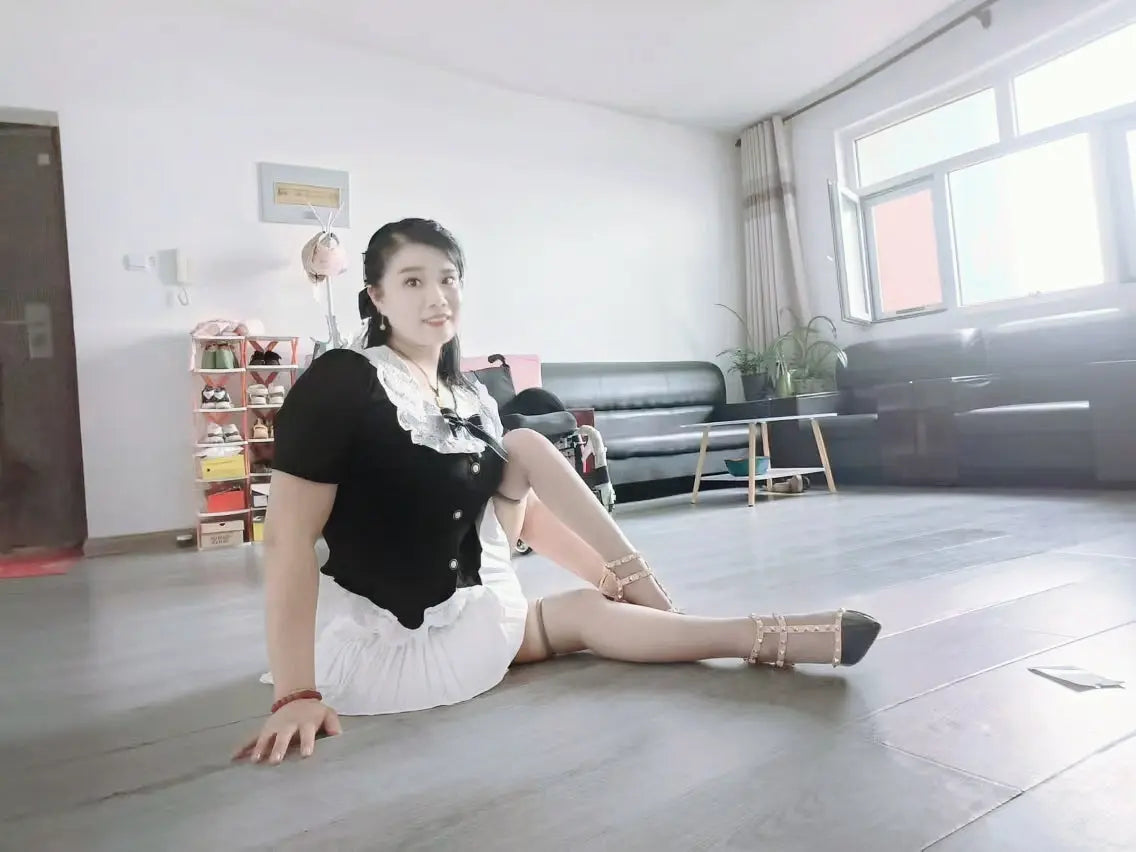 Carrie: Polio Lady soft legs AmputeeClub