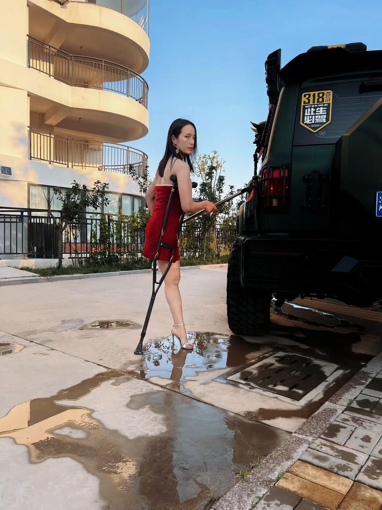 New model New video: "Vivian:Rak Amputee Girl" AmputeeClub