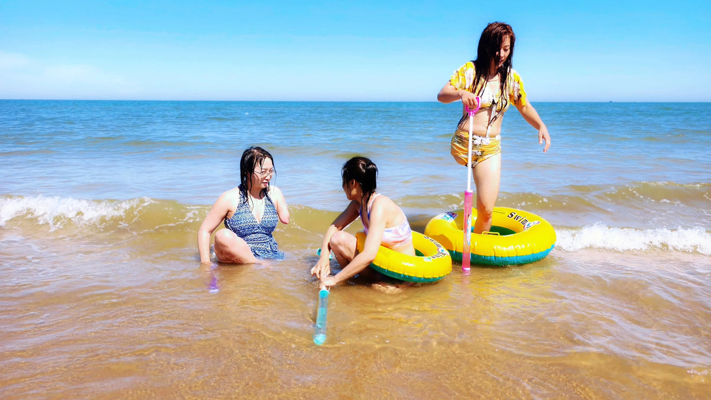 Lanzi, Ayla, Emma: 3 Amputee Girls Gathering at Sea AmputeeClub