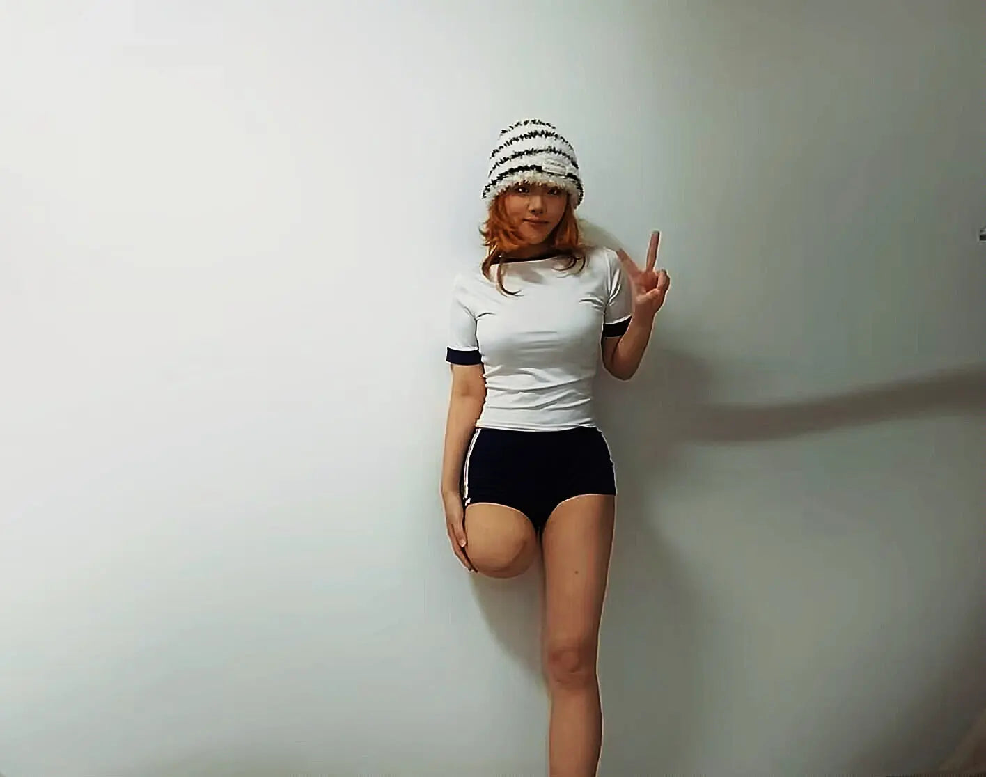 New model New video: "Lingo:Sak Amputee Girl" AmputeeClub