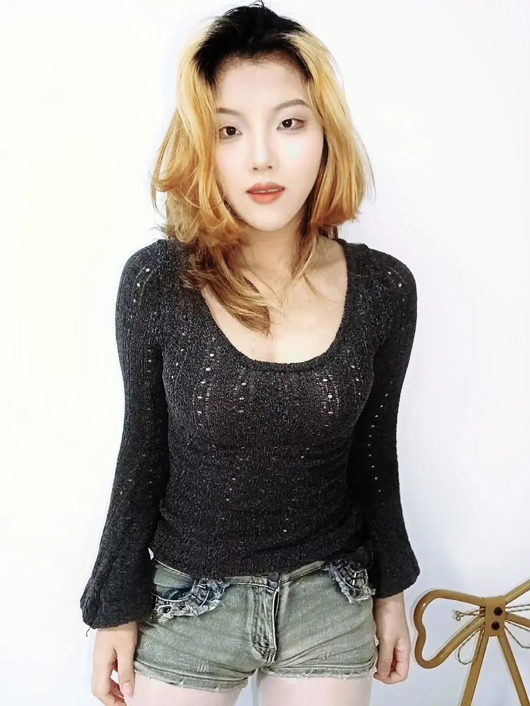 New model New video: "Lingo:Sak Amputee Girl" AmputeeClub