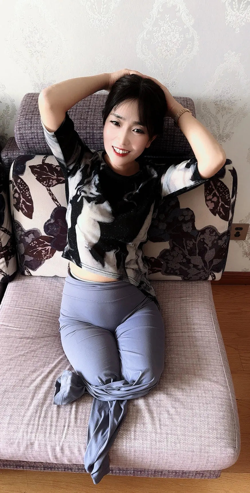 Sally:Dak Amputee Girl at home AmputeeClub
