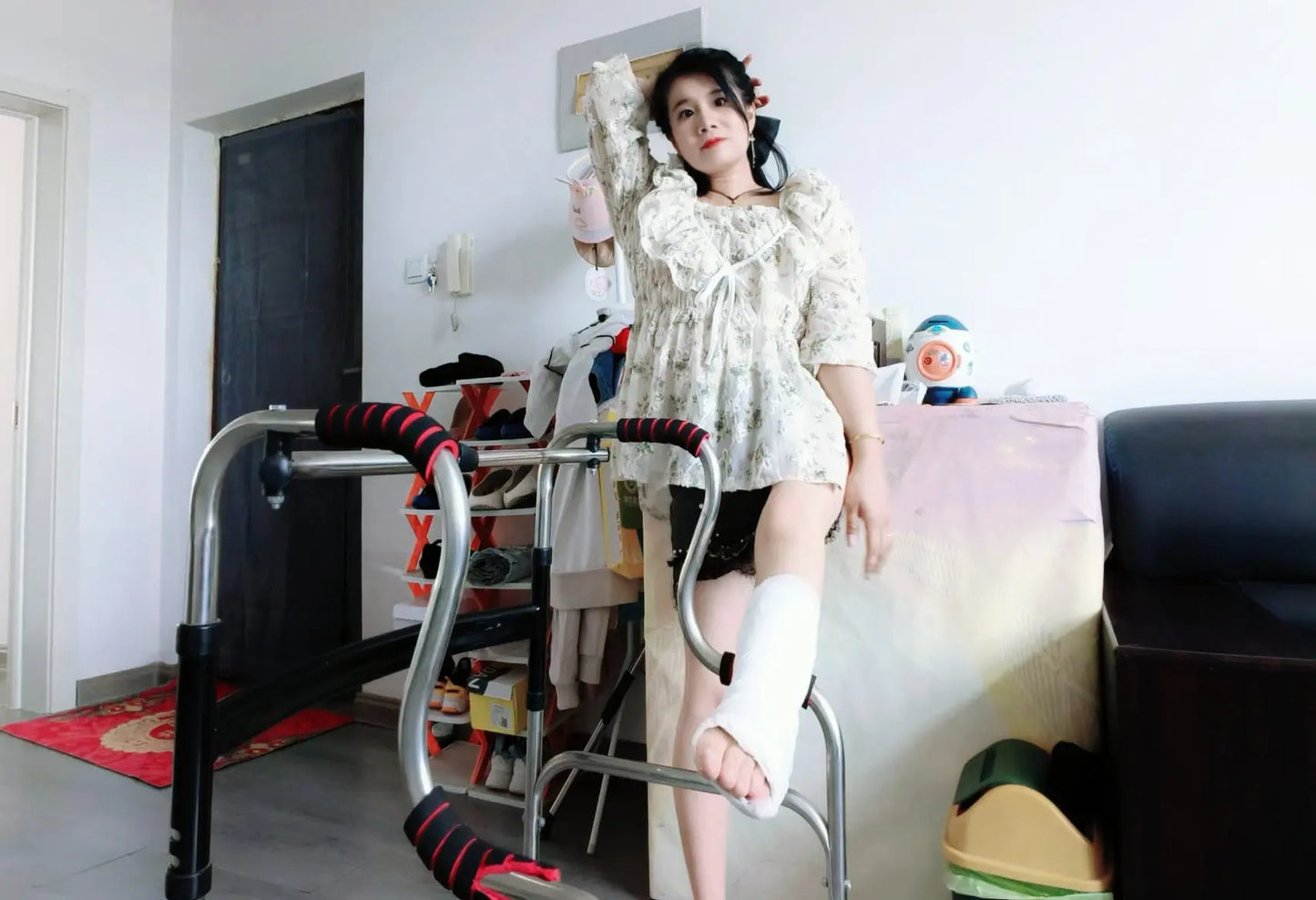 Carrie: Polio Girl sprained her ankle AmputeeClub