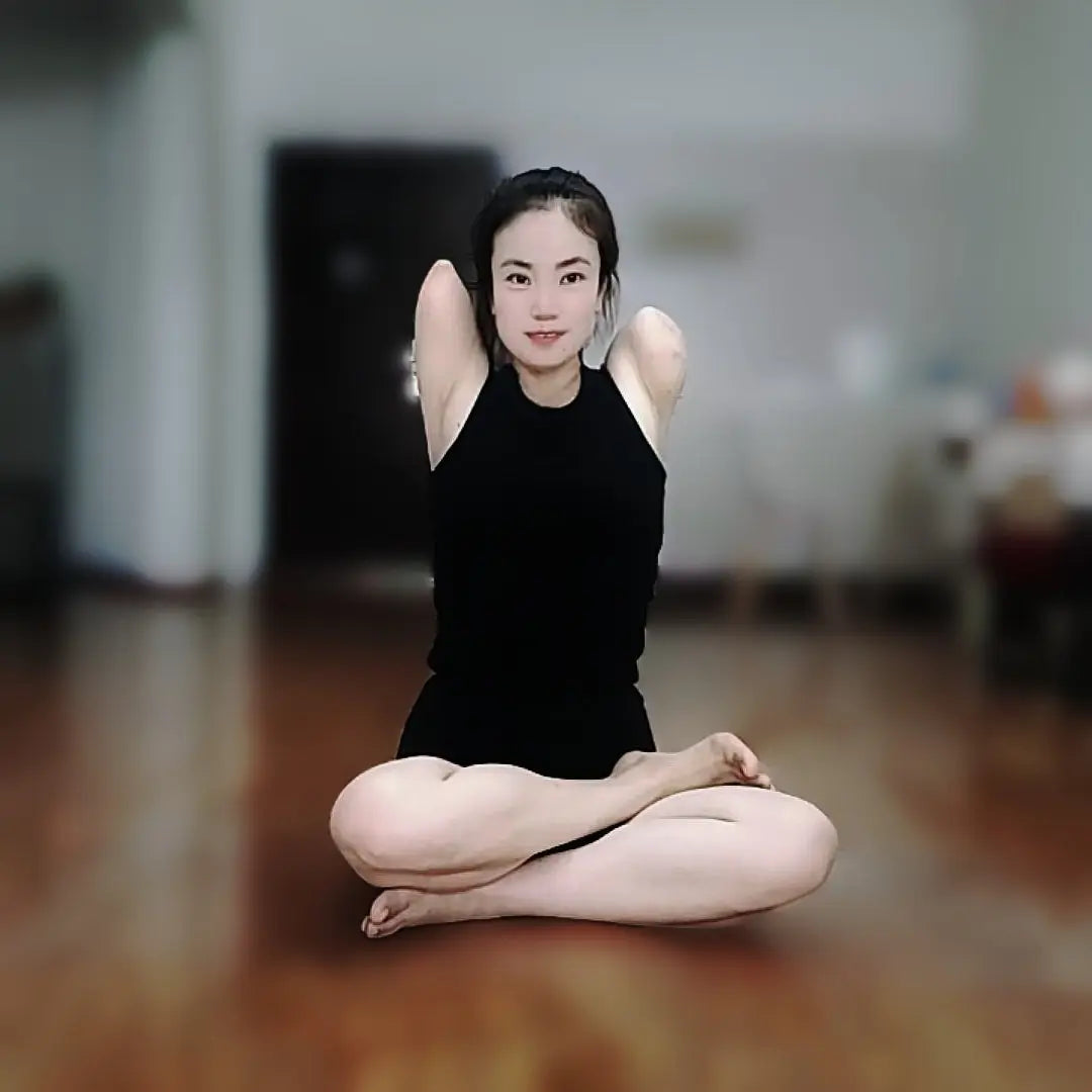 Annie: Dae Amputee Girl Yoga AmputeeClub
