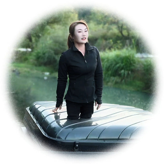 Lee: Dak Amputee Girl - picnic in the wild AmputeeClub