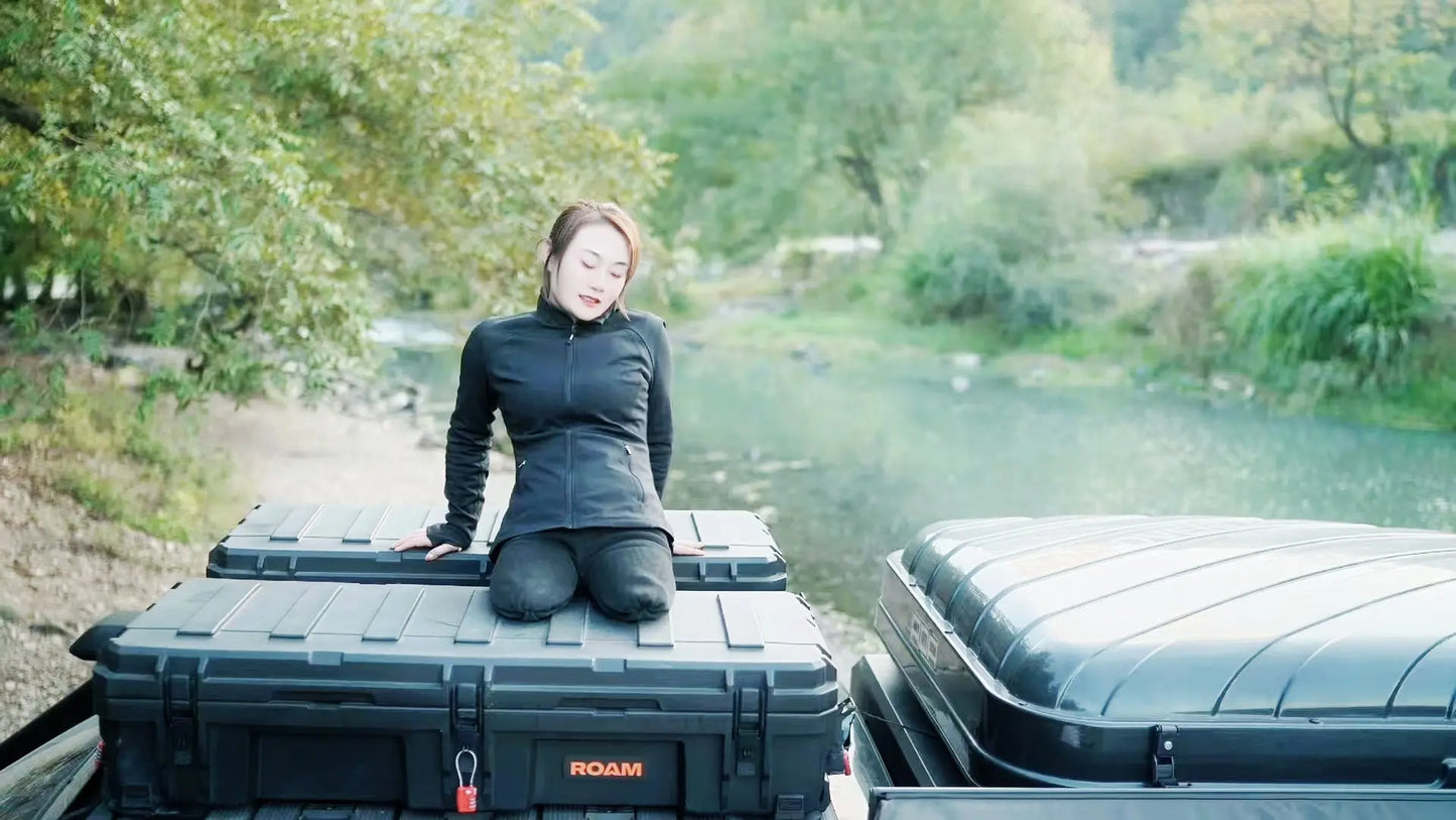 Lee: Dak Amputee Girl - picnic in the wild AmputeeClub