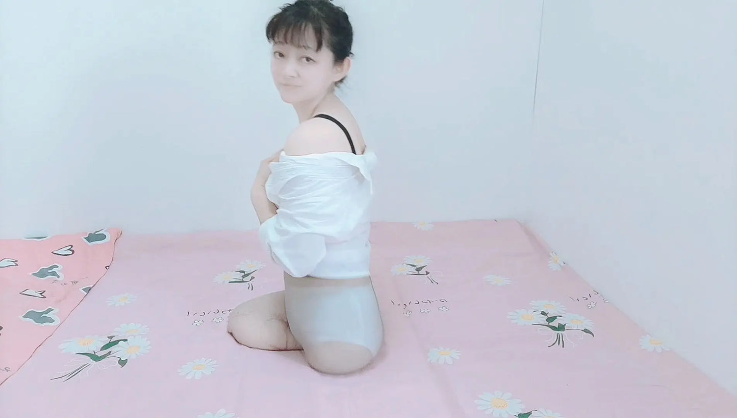 Sugar: Dak(Ak+Hd) Amputee Girl - Wash her hair AmputeeClub