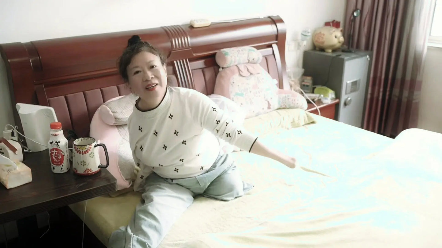 Carol: A strong and optimistic Quad Amputee Lady is singing loudly AmputeeClub