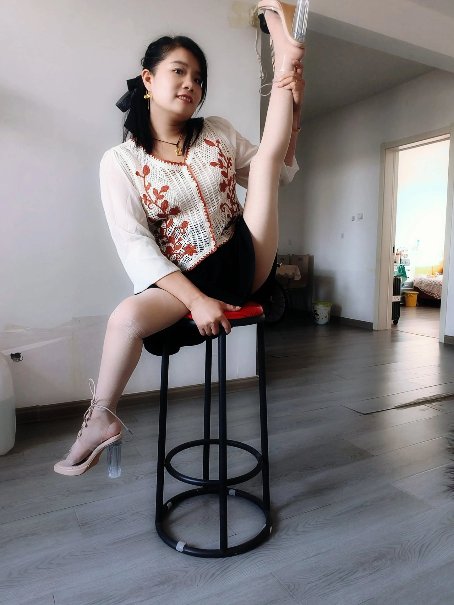 Carrie: Polio lady gave up crutches AmputeeClub