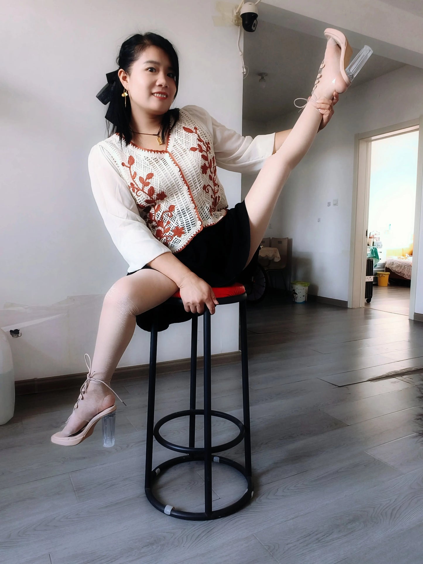 Carrie: Polio lady gave up crutches AmputeeClub
